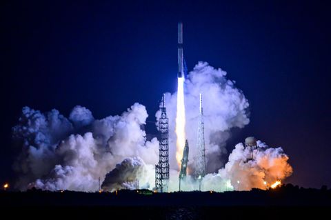 Jeff Bezos schickt Rakete ins All – nicht alles läuft nach Plan