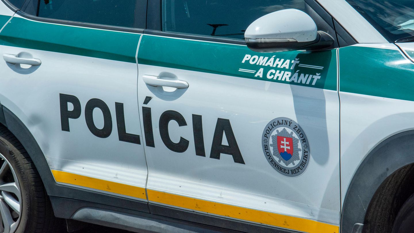 Ein Polizeiauto in der Slowakei