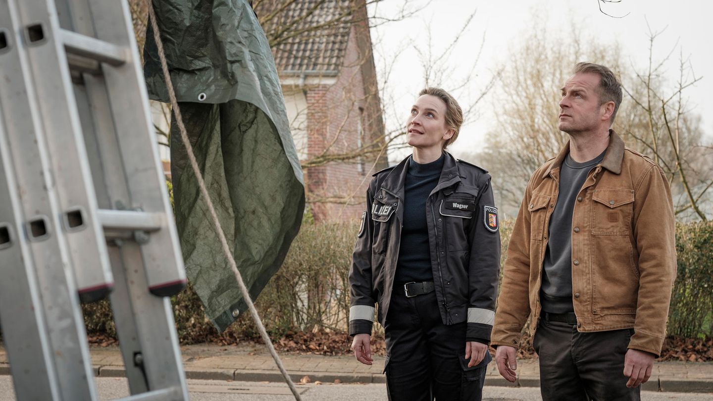 Hannah Wagner (Jana Klinge) und Hauke Jacobs (Hinnerk Schönemann) ermitteln in der Serie "Nord bei Nordwest" in Schwanitz.     
