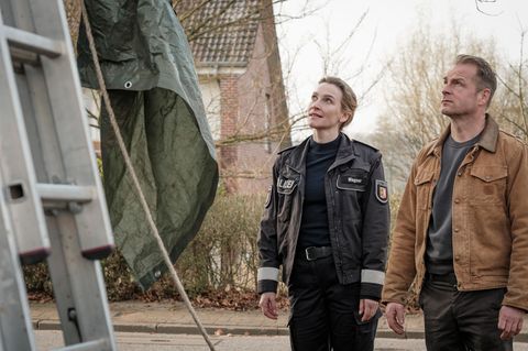 Hannah Wagner (Jana Klinge) und Hauke Jacobs (Hinnerk Schönemann) ermitteln in der Serie "Nord bei Nordwest" in Schwanitz.     