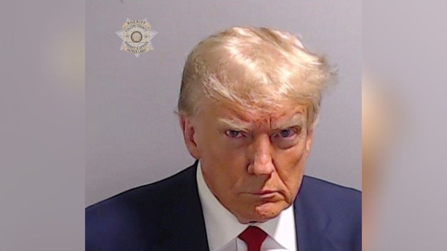 Offizielles Präsidenten-Portrait: Donald Trump stellt "Mugshot" nach