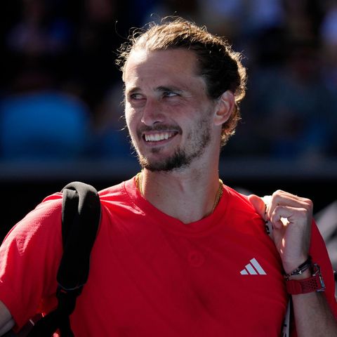 Australian Open: Zverev achieves semi-final showdown and breaks record
