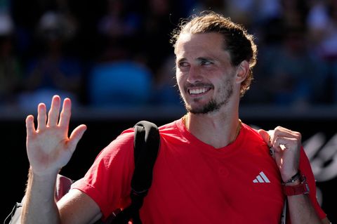 Alexander Zverev feiert seinen Sieg in Runde drei der Australian Open