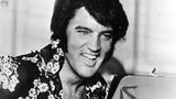 Elvis Presley mit Hawaiihemd, ca. 1975