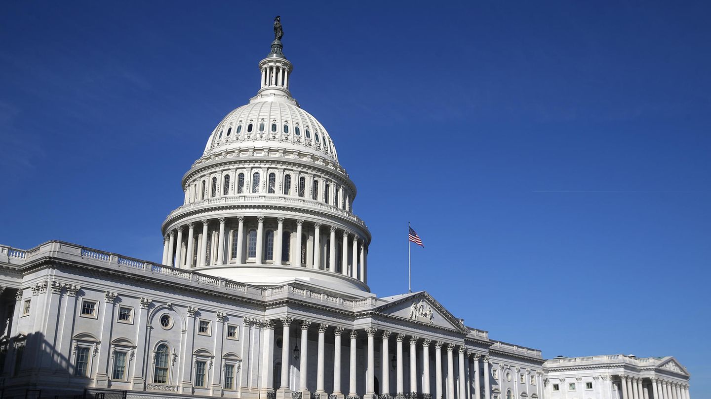 Donald Trump: swearing-in ceremony of the new US president moved to the Capitol