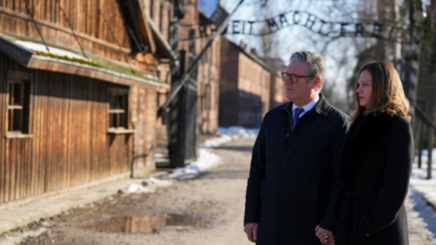 Keir Starmer und seine Ehefrau Victoria bei einem Besuch in Auschwitz