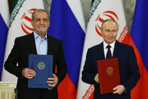 Wladimir Putin (rechts) und Massud Peseschkian in Moskau