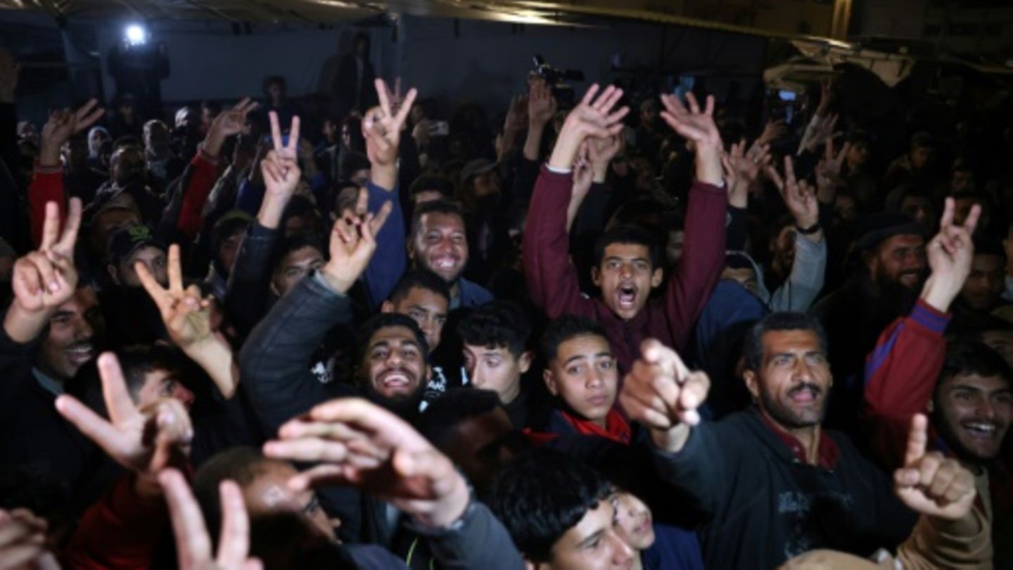 Menschen im Gazastreifen feiern Einigung