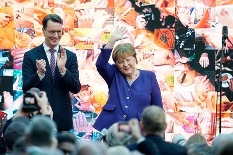 Angela Merkel und Hendrik Wüst: Die Altkanzlerin sprach in Düsseldorf vor 1300 Gästen der CDU