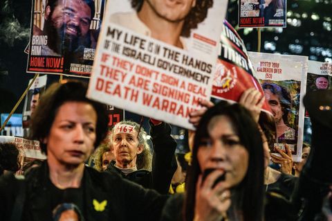 Nahost-Waffenruhe: Seit Monaten demonstrieren Menschen in Israel für die Freilassung der Geiseln