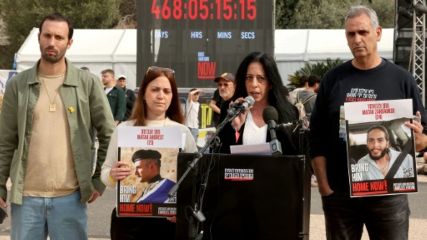 Angehörige von Geiseln im Tel Aviv am 17. Januar