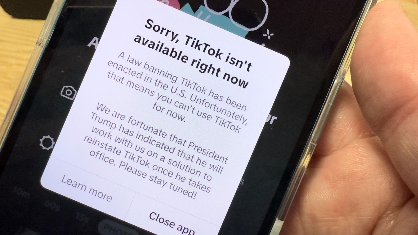 Videoplattform: Tiktok schaltet sich in den USA selbst ab – und wartet auf Donald Trump