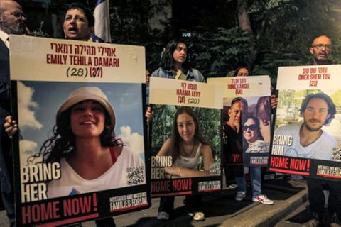 Menschen in Jerusalem fordern die Freilassung der Geiseln