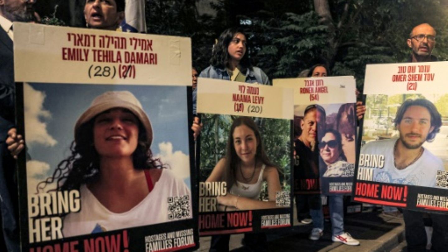 Menschen in Jerusalem fordern die Freilassung der Geiseln