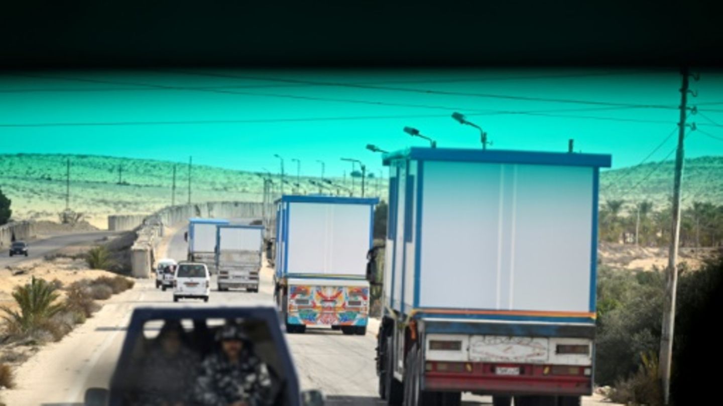 Lastwagen auf dem Weg in den Gazastreifen