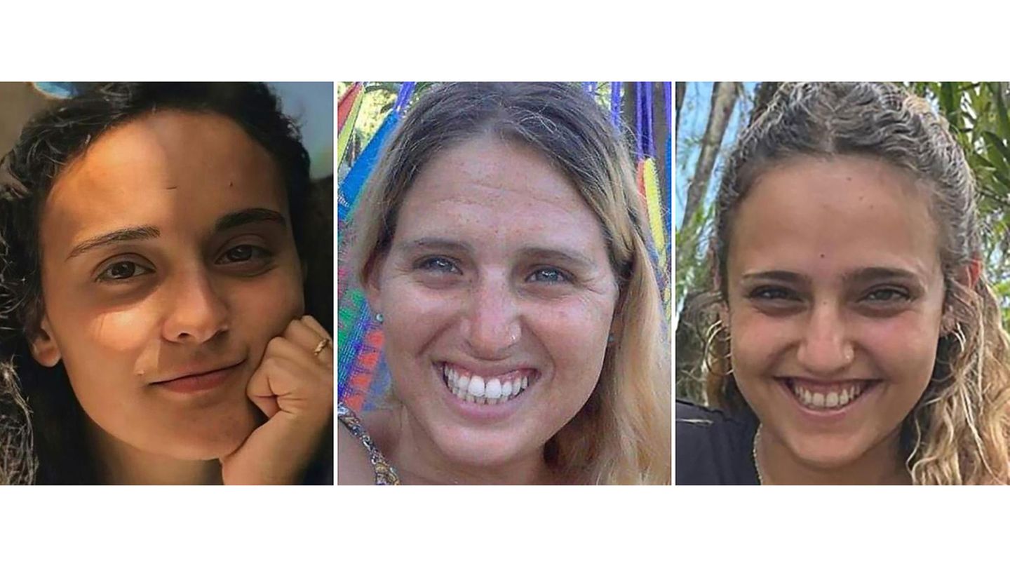 Die drei ersten Geiseln sind frei: Emily Damari, Doron Steinbrecher und Romi Gonen (v.l.n.r.)
