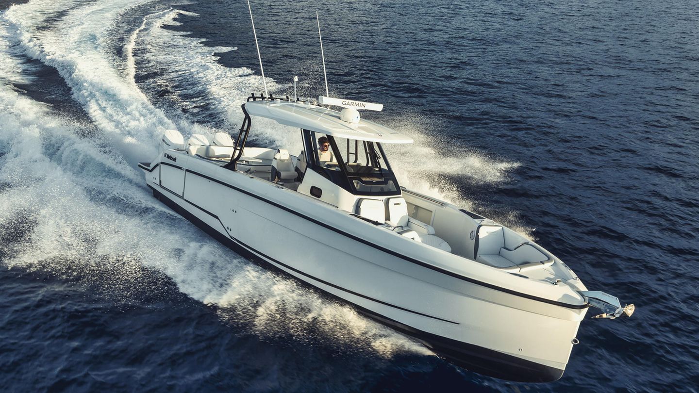 The best sailing and motor yachts of the year – according to experts