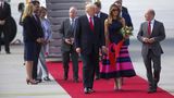 2017 treffen Donald und Melania Trump am Hamburger Flughafen ein