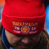 An Merchandise – wie dieser warmen Mütze – scheint es in Washington nicht zu mangeln