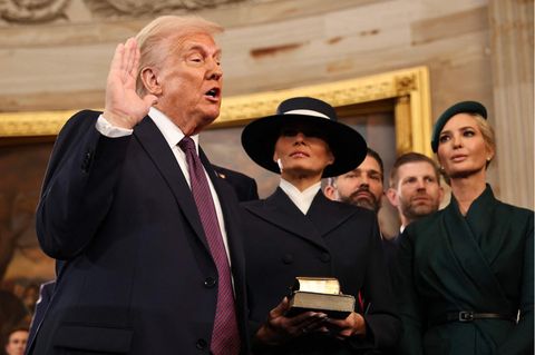 Trumps Amtseid: Hier sehen Sie, was Trump geschworen hat