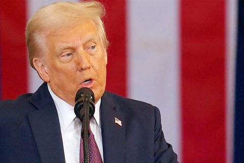 Zu seinem Amtsantritt als erneuter Präsident der Vereinigten Staaten von Amerika hält Donald Trump eine beinahe halbstündige Rede, in der er vor allem eines tut: sich beschweren.