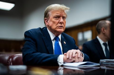 Vor Gericht und in sozialen Netzwerken macht Donald Trump keinen Hehl daraus, wie wenig er von der Justiz hält