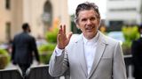 Der Texaner dreht auch mit Mitte 50 und vier Oscar-Nominierungen einfach pausenlos weiter. Für die Filmfestspiele in der Hauptstadt hat er "Blue Moon" im Gepäck, das neue Werk seines alten Bekannten Richard Linklater ("Boyhood"). Er gibt einen berühmten Songschreiber, der in eine Lebenskrise stürzt