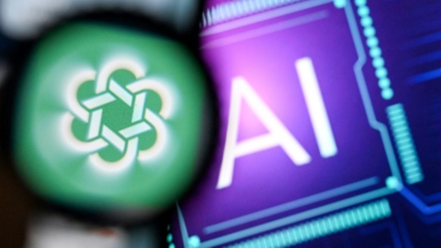 Logos von ChatGPT und OpenAI