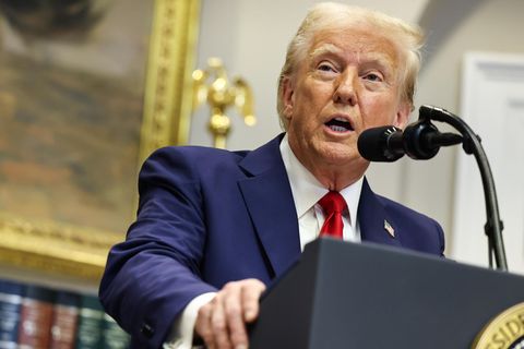 Große Technologieunternehmen planen, 500 Milliarden Dollar zu investieren. Zuvor hatte Trump ein Dekret mit Regelungen für KI aufgehoben.