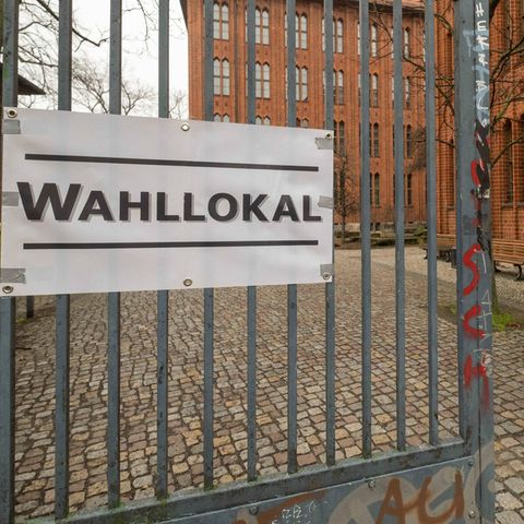 Bundestag election: voters on the way to the polling station