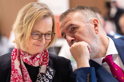 Gegen die beiden Thüringer BSW-Minister Katja Wolf und Steffen Schütz soll wegen des Verdachts der Korruption ermittelt werden.