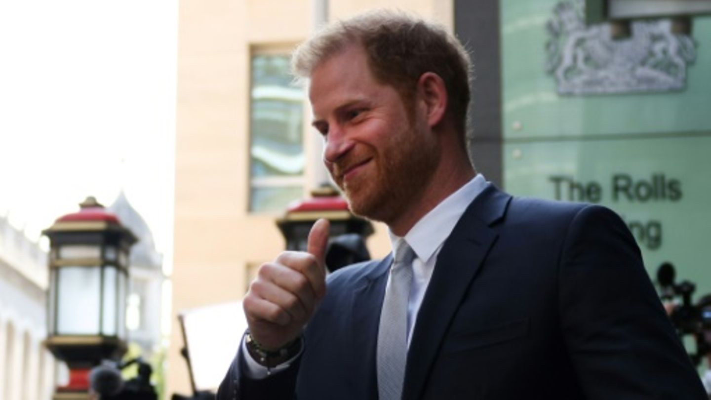 Prinz Harry im Juni vor dem High Court