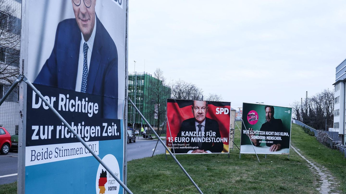 What do the first voice and second voice mean in the 2025 Bundestag election?
