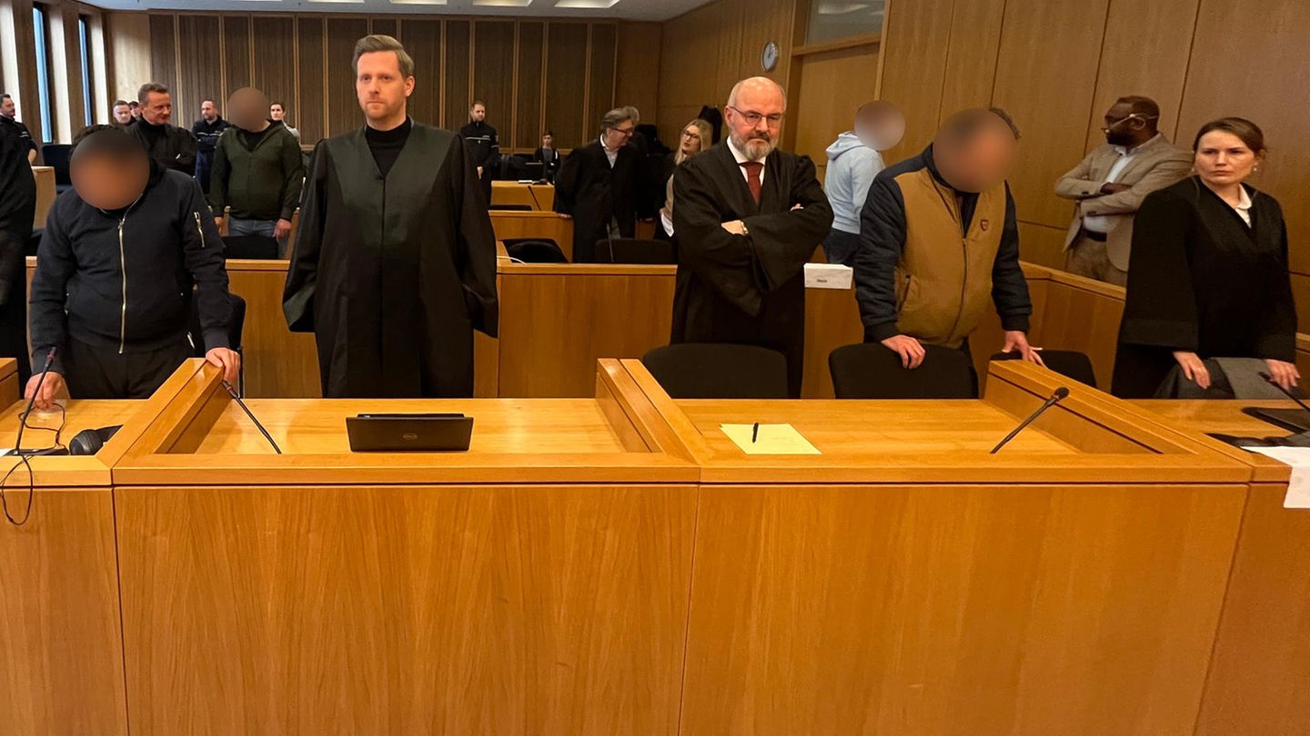 Die Angeklagten und ihre Verteidiger im Captagon-Prozess am Mittwoch vor dem Urteil im Landgericht Aachen Die Angeklagten und ihre Verteidiger im Captagon-Prozess am Mittwoch vor dem Urteil im Landgericht Aachen
