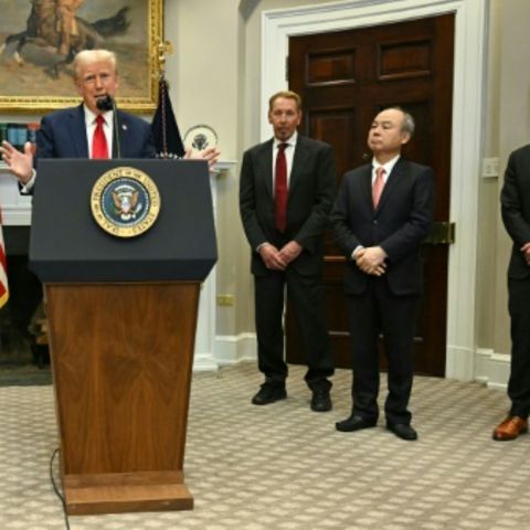 Trump und die Tech-Chefs bei der Verkündung des KI-Projekts