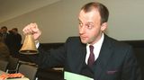 Friedrich Merz als Fraktionschef mit Glocke
