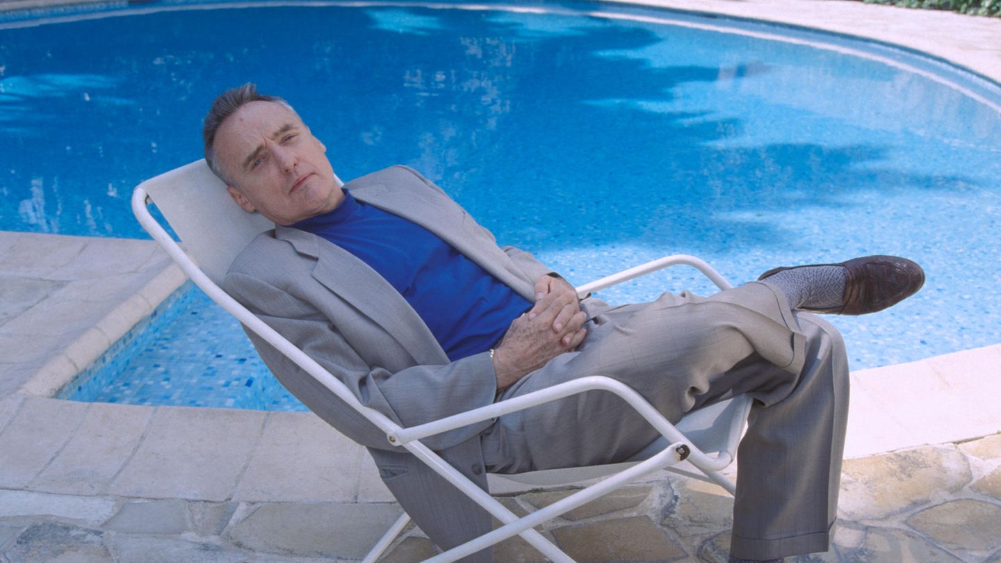Dennis Hopper bei den Filmfestspielen in Cannes Dennis Hopper relaxt am Pool