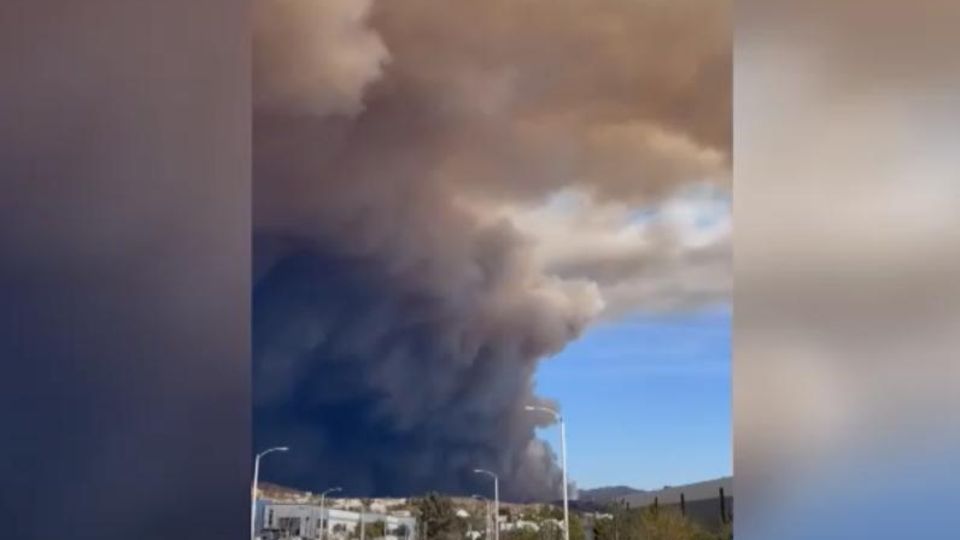 Neuer Waldbrand hüllt Orte vor Los Angeles in dichte Rauchwolke Eine Videoaufnahme zeigt eine dicke Rauchwolke über einem Ort nahe Los Angeles