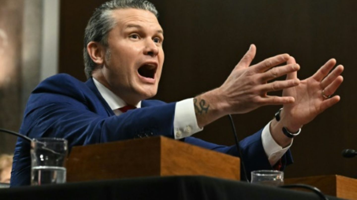Pete Hegseth während seiner Befragung im Senat