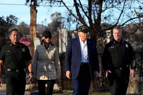 "Es ist verheerend. Es ist unglaublich": US-Präsident Donald Trump und First Lady Melania in Pacific Palisades