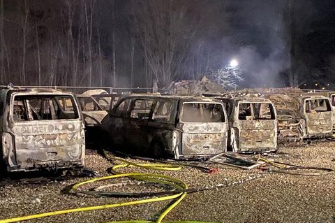 Von den 23 Fahrzeugen ist nach dem Brand in München nicht viel übrig geblieben