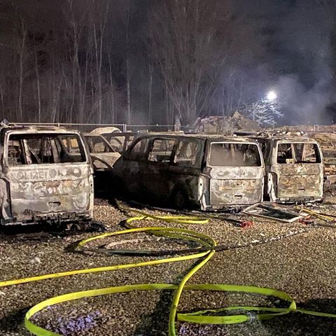 Von den 23 Fahrzeugen ist nach dem Brand in München nicht viel übrig geblieben