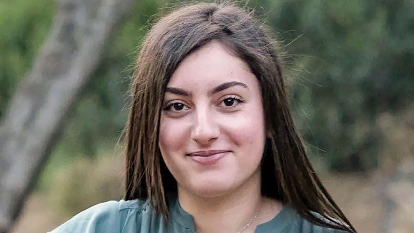 Karina Ariev rief am Morgen des 7. Oktober israelischen Medien zufolge noch vom Stützpunkt aus ihre Angehörigen an Karina Ariev rief am Morgen des 7. Oktober israelischen Medien zufolge noch vom Stützpunkt aus ihre Angehörigen an