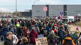 An der Messe-Halle zählte die Polizei 9100 Gegendemonstranten