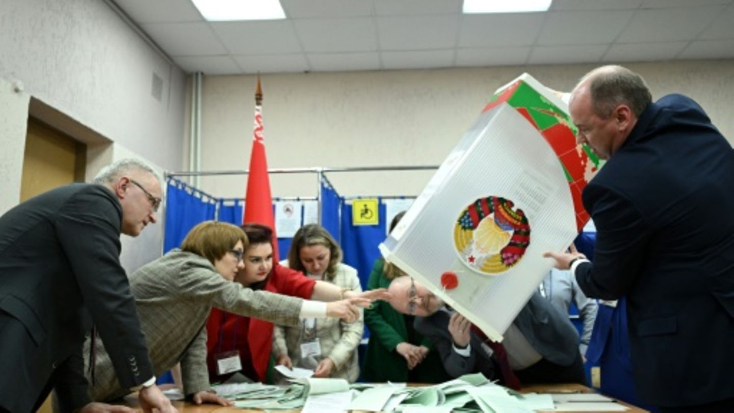 Stimmauszählung in Minsk