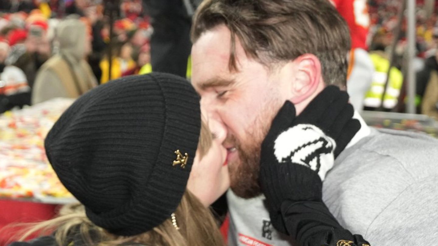 Einzug in den Super Bowl: Taylor Swift feiert ihren Freund Travis Kelce