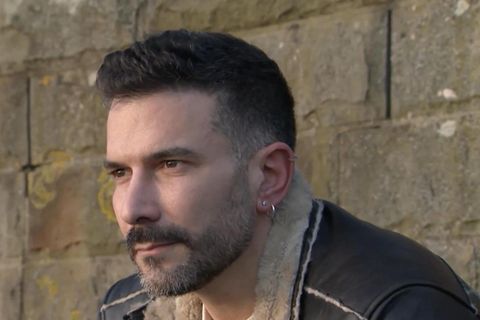 Er nimmt Medikamente, die in Deutschland verboten sind. Sie sollen ihn davon abhalten, weiter Alkohol zu konsumieren. Wie es zu seiner Alkoholsucht kam, sehen Sie im Video.