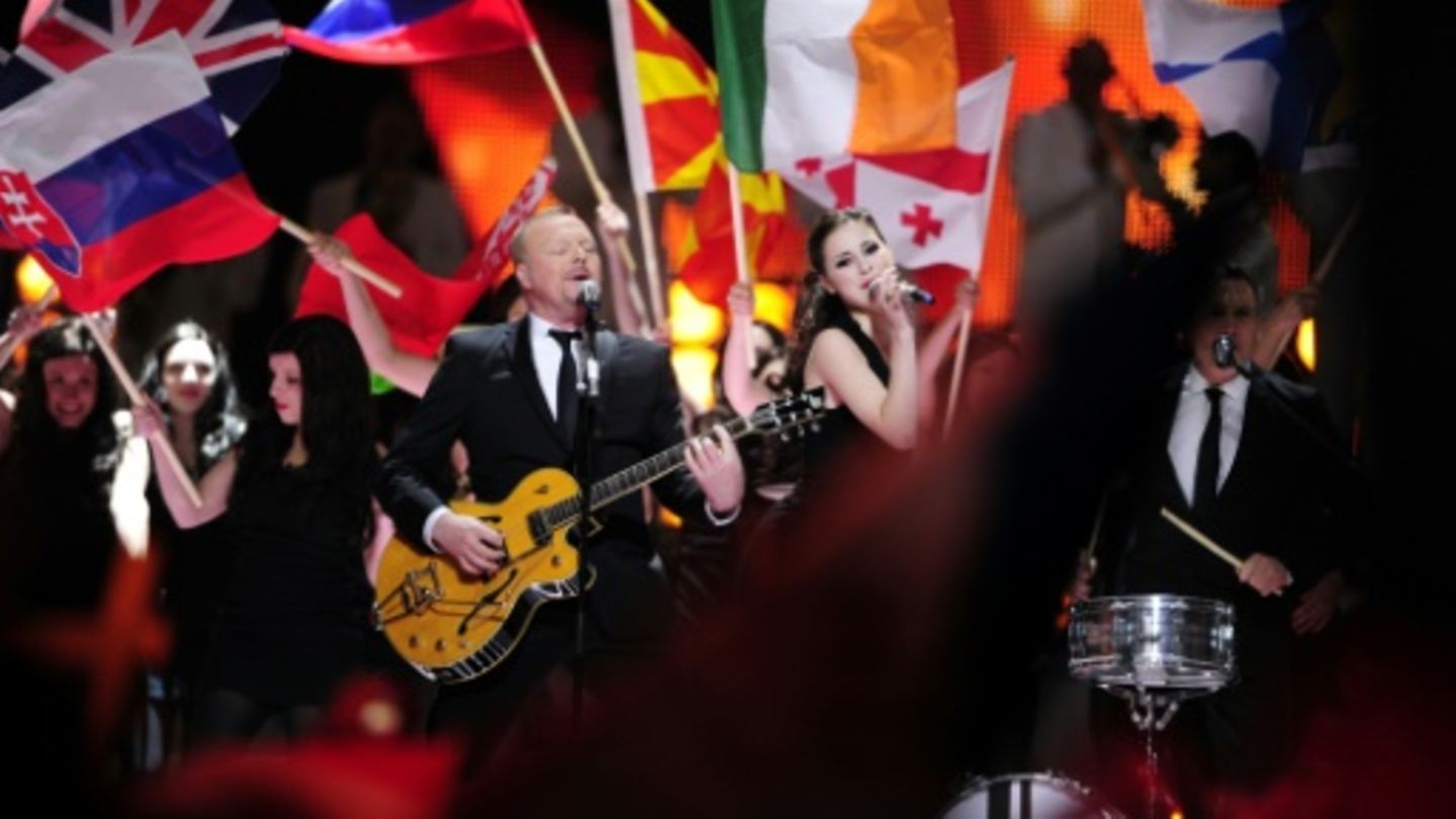 Stefan Raab und Lena Meyer-Landrut bei der Eröffnung des ESC 2011