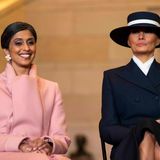 Melania Trump in schwarz neben Usha Vance bei der Amtseinführung von Donald Trump