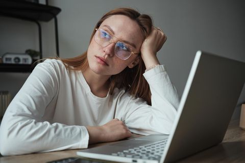 Boreout-Syndrom: Langeweile bei der Arbeit kann auslaugen